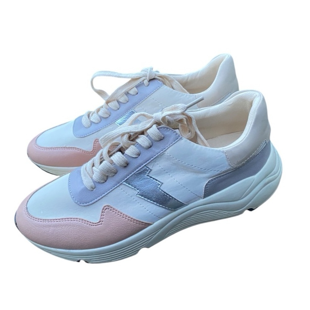 White Raven Women’s Sneakers I Size: 9